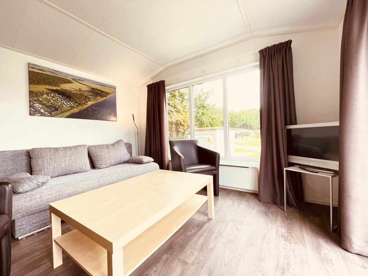 Hotel Regenbogen Suhrendorf Ummanz Exterior foto